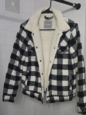 2Sable Women's Black & White Sherpa-Lined Plaid Jacket